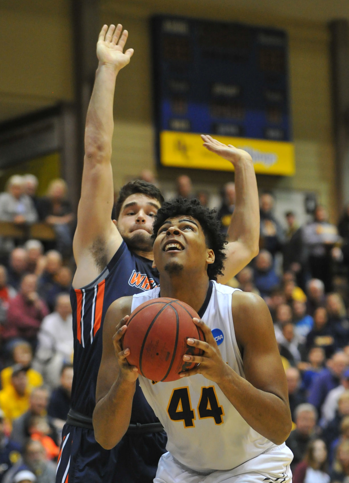 Augustana vs Wheaton in sectional semifinal